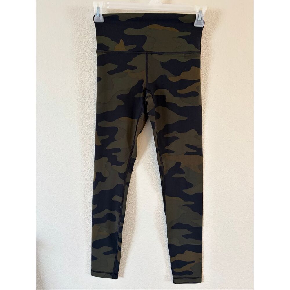 Victoria’s Secret Pink Camo Leggings